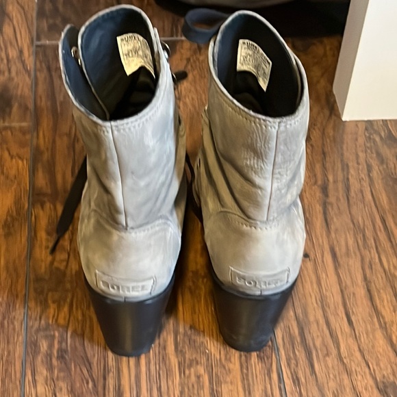 Sorel Wedge Boots - Picture 2 of 8